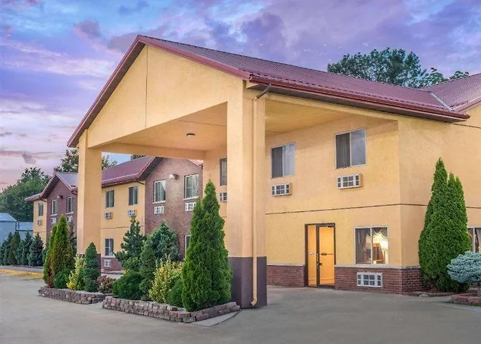 Super 8 By Wyndham Motel