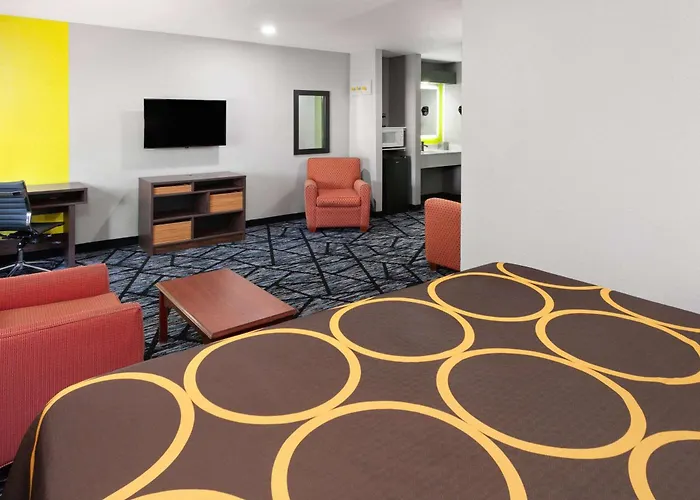 Super 8 By Wyndham Olney