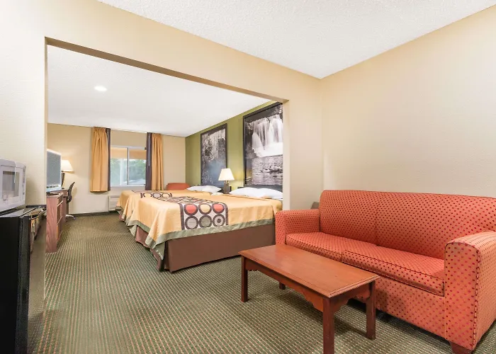 Super 8 By Wyndham Motel