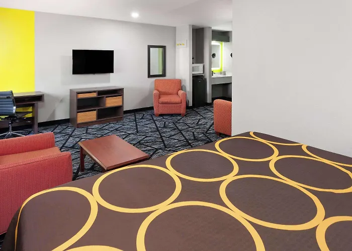 Super 8 By Wyndham Motel